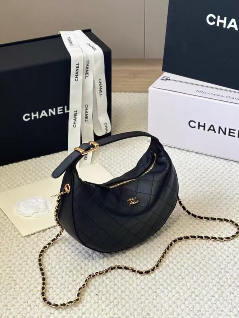 CHANEL 26B 單肩斜跨包 （分類：手袋及銀包）位於 Hong Kong。 由 smsngsmdnf09431 提交（商品編號 1463159848，圖片 2）。簡介： CHANEL 26B 單肩斜跨包 SIZE：22*9*21cm 全新正貨，包裝齊全 仲有其他款式顏色，有需要問我呀。