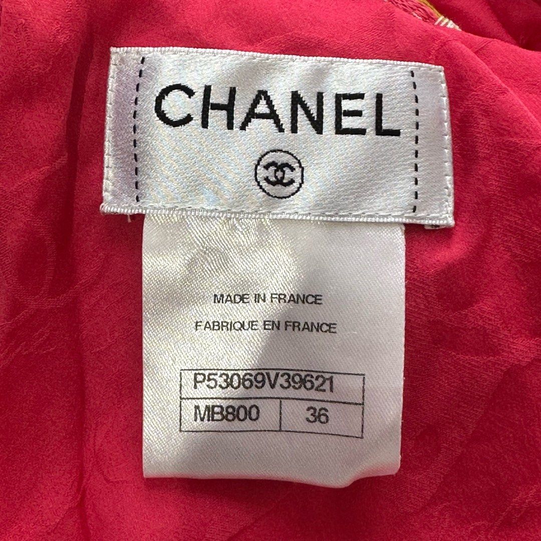 Chanel colourful short sleeves （分類：服裝）位於 Hong Kong。 由 lion_resells 提交（商品編號 1463159490，圖片 3）。簡介： Chanel colourful short sleeves size：36 100%real。