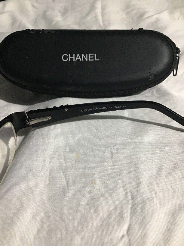 Chanel eyeglass authentic (Category: Sunglasses & Eyewear) located in Baguio. Submitted by agozun61 (Listing ID 1463315126, Image 3). Description: Authentic Chanel made in Italy.May mababang grado Ang lens.with original faded black case..