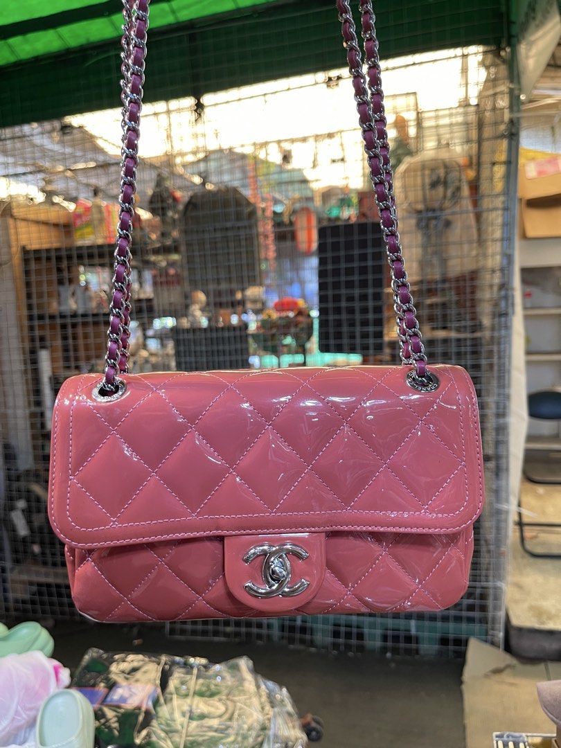 chanel flap patent pink (Category: Tote Bags) located in Quezon City. Submitted by brandmanila (Listing ID 1463155425, Image 2). Description: holo intact .