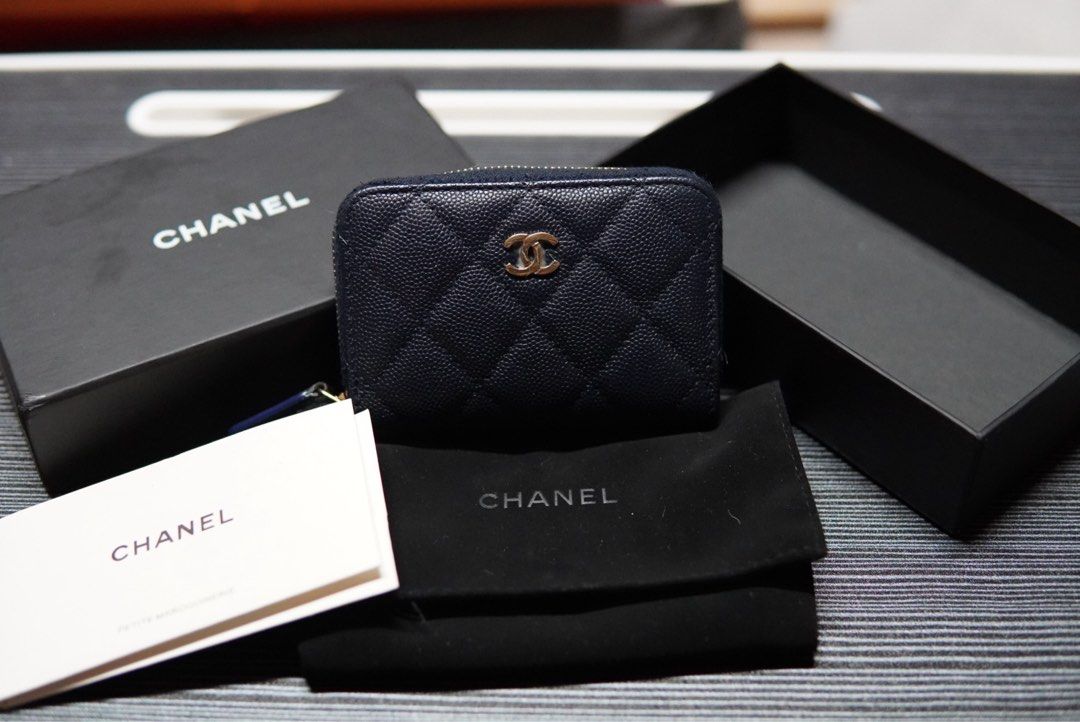 Chanel Zippy Wallet Coin Purse (Category: Luxury Bags & Wallets) located in Davao. Submitted by nomadfits (Listing ID 1463274172, Image 2). Description: Decluttering some personal items Location: Davao All items plus sf via lbc Good as New With box, dustbag, booklet Holo still intact .