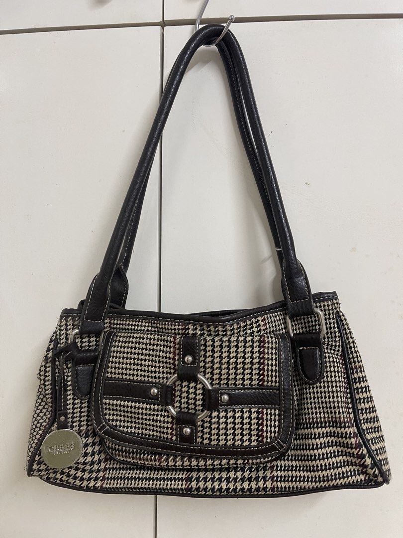 CHAPS shoulder bag (Category: Shoulder Bags) located in Quezon City. Submitted by nathanryanlim (Listing ID 1463126397, Image 1). Description: CHAPS is an accessible priced brand within the Ralph Lauren brand family. .