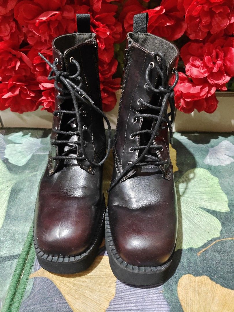 Charles & Keith Boots (Category: Boots) located in Kajang. Submitted by kembundle (Listing ID 1463243991, Image 1). Description: Charles & Keith Boots Bundle but like new Size: 8UK/41EU/27cm.