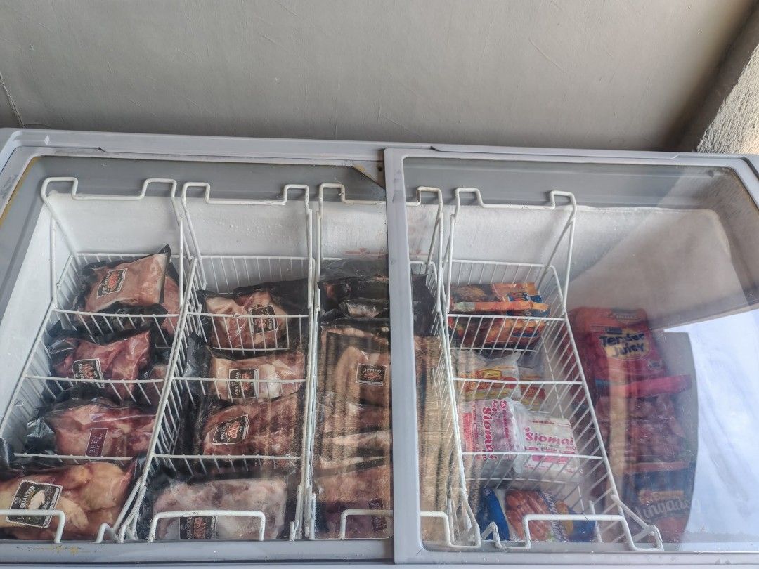 Chest Freezer for Sale (Category: Refrigerators and Freezers) located in Manila. Submitted by swiftrabbit_4df51a (Listing ID 1463170467, Image 2). Description: For Sale Chest Freezer ✓malakas mag yelo ✓working ilaw ✓intact ang door walang singaw ginamit lang sa meat products and frozen goods. included sya nung bnli ung products Issue: scratches and ung basket sa loob medyo cracked na pero ok pa naman . di affected and performance RFS: May work na