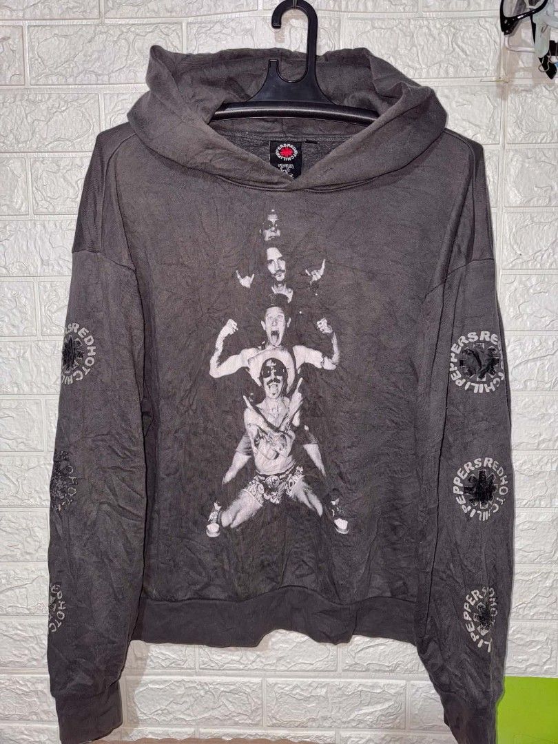 Chili peppers (Category: Coats, Jackets and Outerwear) located in Manila. Submitted by rapthriftshit (Listing ID 1463248140, Image 1). Description: .
