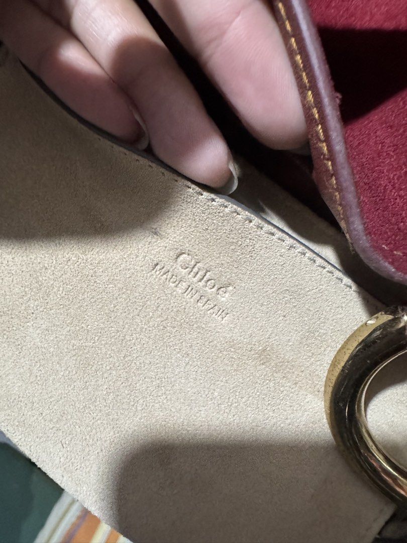 Chloe (Category: Luxury Bags & Wallets) located in Quezon City. Submitted by angel12171984 (Listing ID 1463285353, Image 3). Description: Brand : CHLOE COLOR : Burgundy Suede Size : Small Rank: 8/10 With some part of na repair ng tahi pero doesnt affect nmn the quality of the bag .