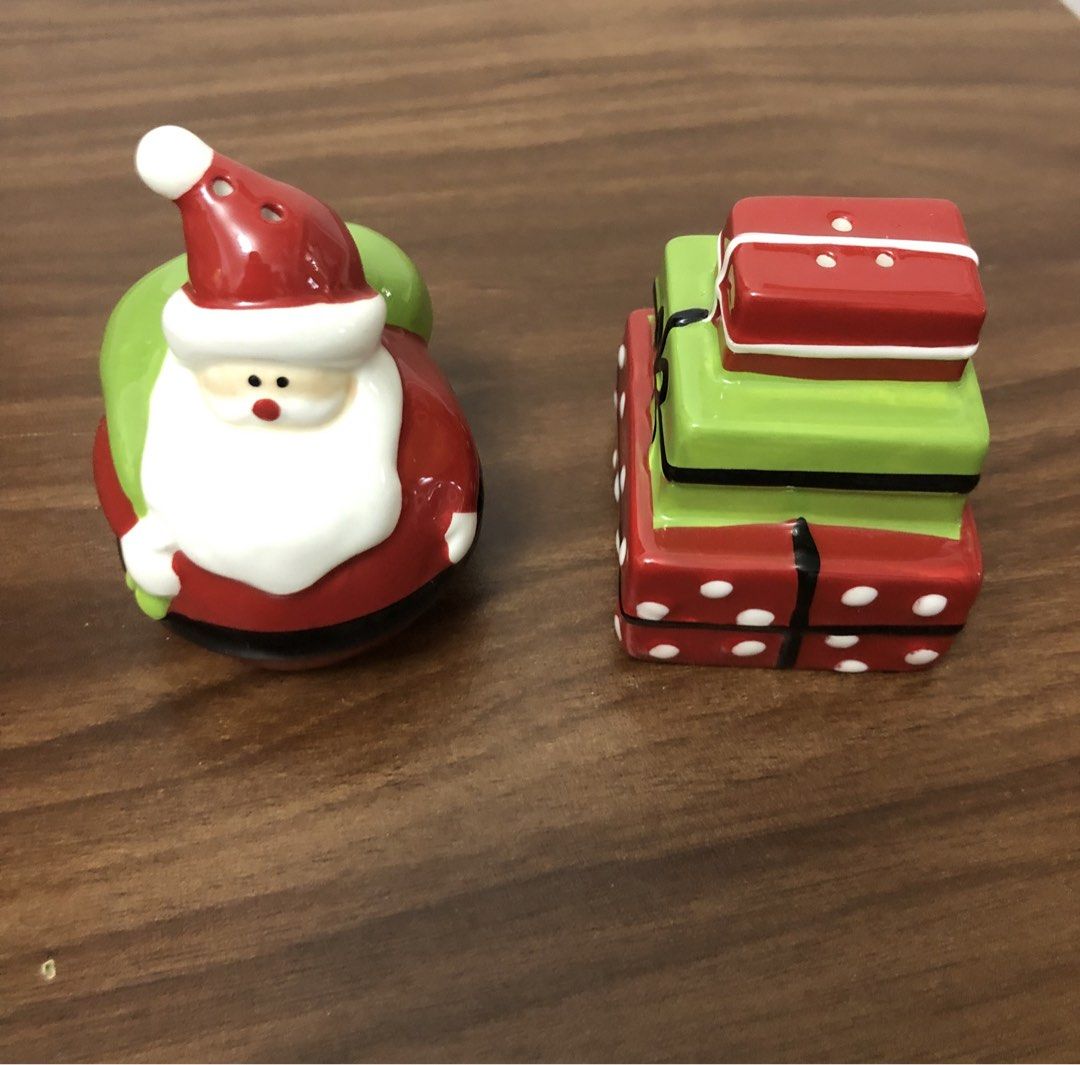 Christmas Salt and Pepper Shakers Set (Category: Dinnerware & Cutlery) located in Cavite. Submitted by surplus_atbp (Listing ID 1463162027, Image 1). Description: .