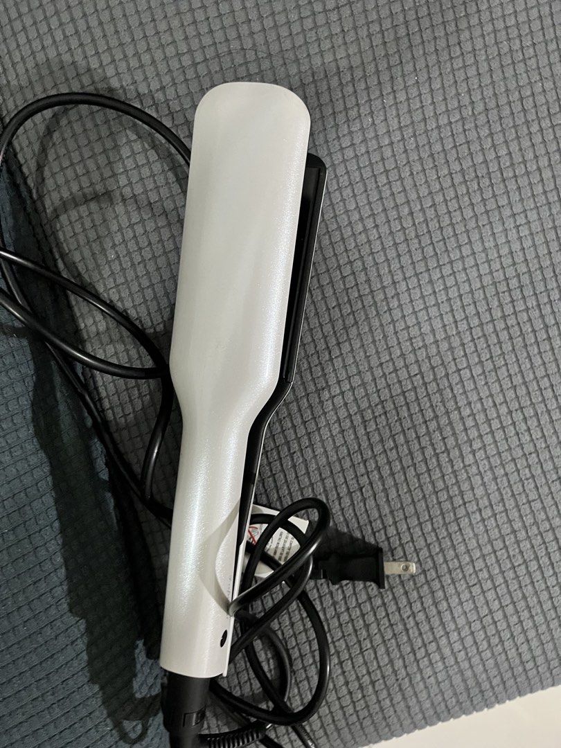 Ckeyin Hair Iron (Category: Hair) located in Manila. Submitted by bubblycloud_10 (Listing ID 1463254920, Image 3). Description: -Ckeyin Professional Hair Iron Straightener Heating Flat Iron 3D Float Hair Tools Ceramic Iron 44mm -hindi masyado nagagamit.
