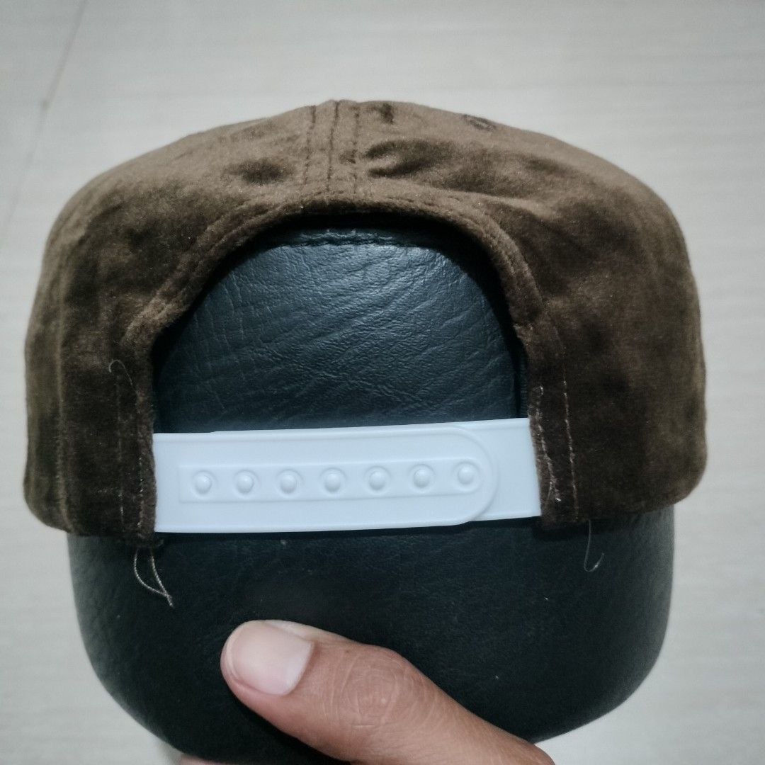 CLEVELAND BROWNS BY 47 BRAND (Category: Caps & Hats) located in Sariaya. Submitted by social_animalz (Listing ID 1463298229, Image 3). Description: velvet material shipping fee is not included.