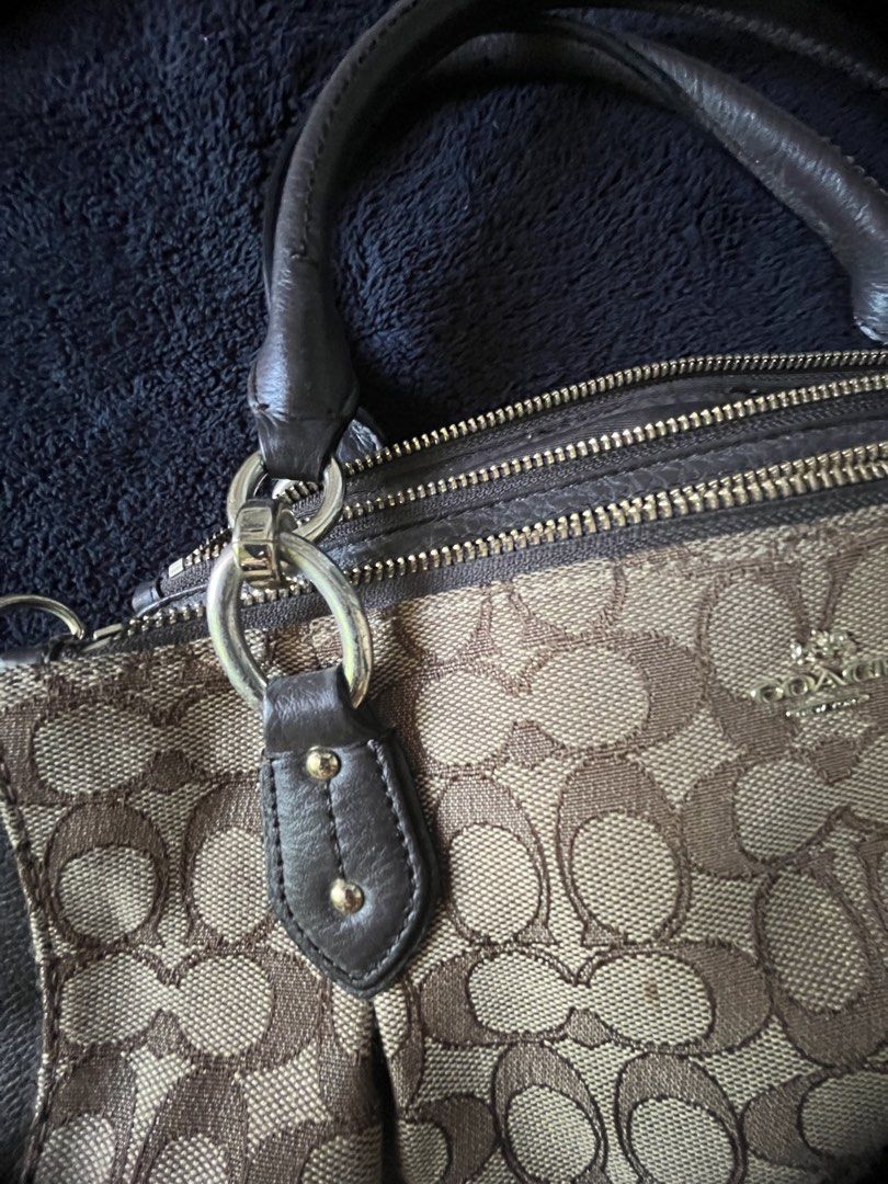 Coach Canvas 2 Way From Japan (Category: Cross-body Bags) located in Manila. Submitted by _stylefinds_ (Listing ID 1463234347, Image 2). Description: .