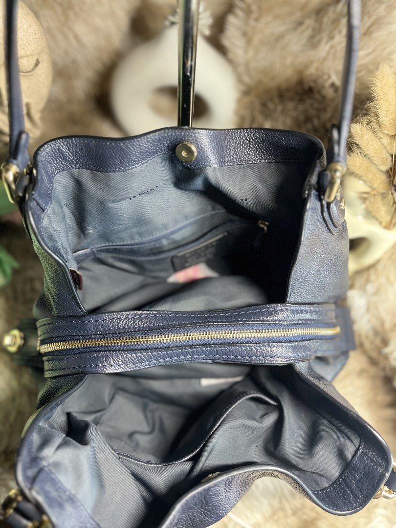 Coach Edie (Category: Shoulder Bags) located in Manila. Submitted by danifortuna (Listing ID 1463244404, Image 2). Description: Og! Honest flaws: bakbak creed, some rubber lining chip/crack but all in all halos bagong bago pa yung bag esp the leather and hardware.