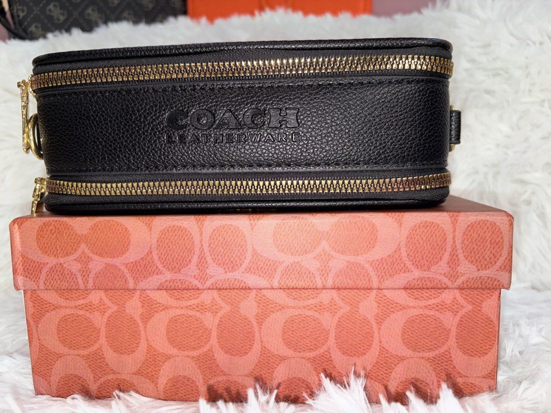 Coach Jamie camera bag (Category: Purses & Pouches) located in Goa. Submitted by zahar_modern_thrift_bags001 (Listing ID 1463183308, Image 2). Description: brand new with box .