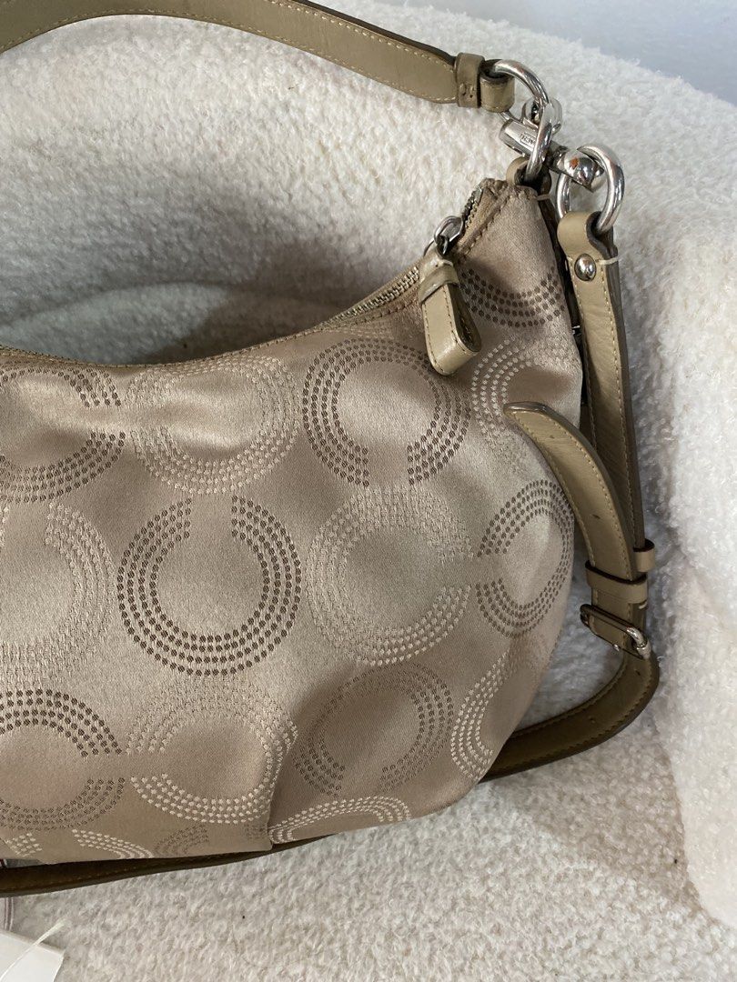 Coach Madison Maggie 2way Bag (Category: Shoulder Bags) located in Bulacan. Submitted by red.basket24 (Listing ID 1463251902, Image 3). Description: ❣️AVAILABLE❣️CCH Madison Maggie 2way Bag 🏷️Mine: 3,990 php 📌Size: Small to Medium 📌Condition: Lightly Used- Flaws, if any is barely noticeable 🌸YKK Zip 🌸Present Creed and Hangtag 🌸Intact rubber lining 🌸Silver hardwares 🌸No runs/rubs 🌸No peel off/cracks on leather 🌸Working Zipper Flaw/s: ‼️d