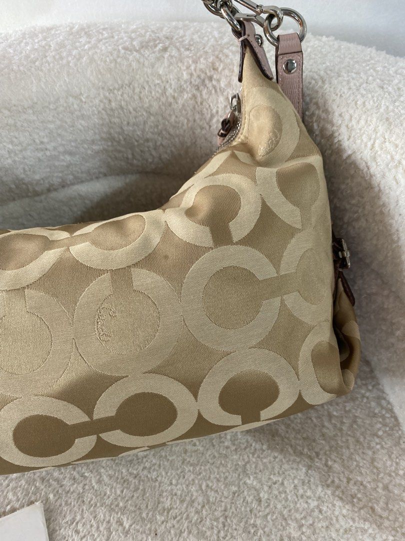 Coach Madison Maggie Hobo Bag (Category: Shoulder Bags) located in Bulacan. Submitted by red.basket24 (Listing ID 1463250135, Image 3). Description: ❣️AVAILABLE❣️CCH Madison Maggie 2way Bag 🏷️Mine: 3,990 php 📌Size: Small to Medium 📌Condition: Lightly Used- Flaws, if any is barely noticeable 🌸YKK Zip 🌸Present Creed and Hangtag 🌸Intact rubber lining 🌸Silver hardwares 🌸No runs/rubs 🌸No peel off/cracks on leather 🌸Working Zipper Flaw/s: ‼️d
