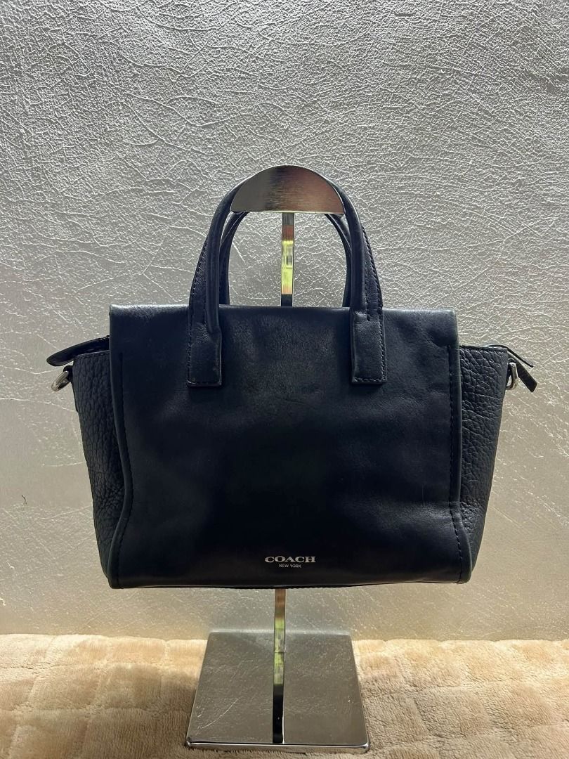 COACH MINI RILEY CARRY ALL (Category: Tote Bags) located in Caloocan City. Submitted by j3ngsanity (Listing ID 1463258767, Image 1). Description: AUTHENTIC ISSUE : LEATHER SCRATCHES / DISCOLORATION SA LOOB / MISSING SLING / MIN PAINT STAIN.