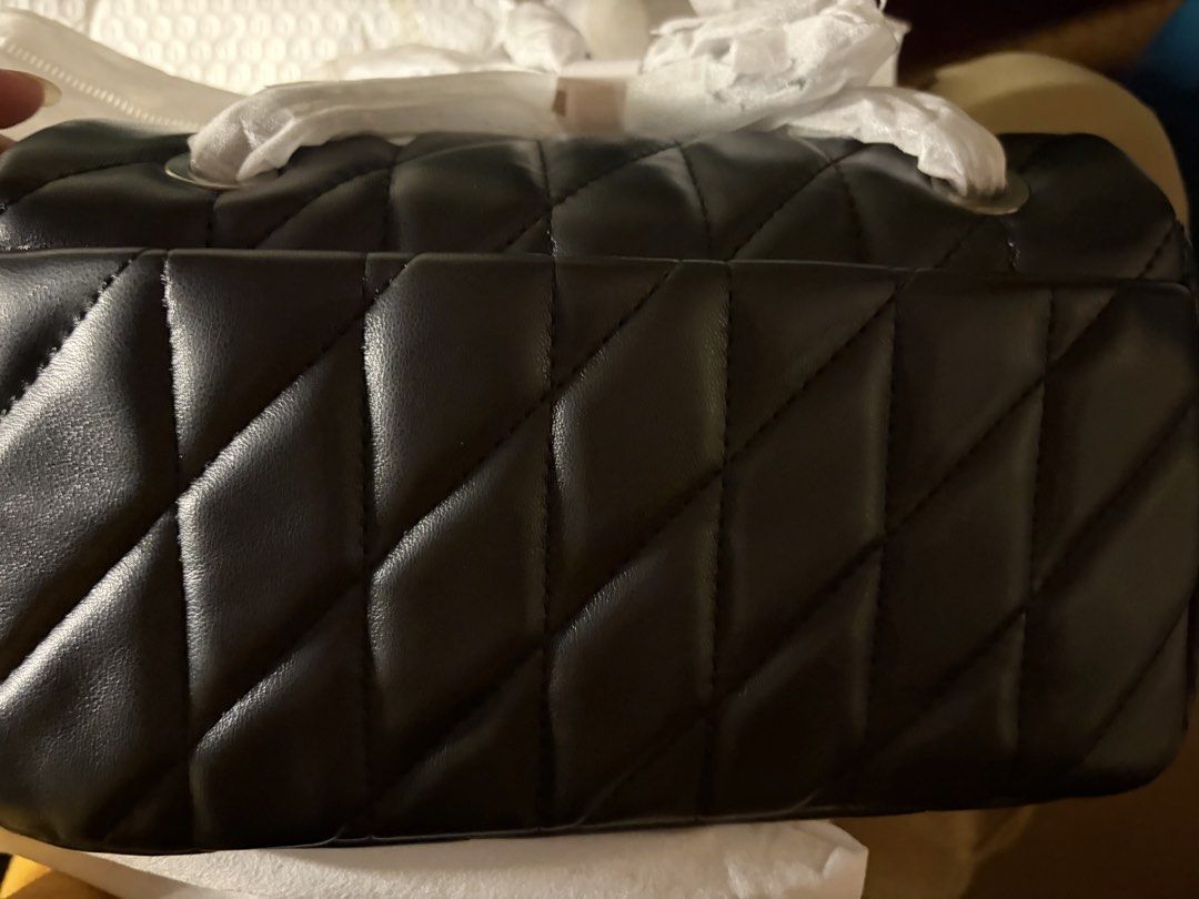 Coach Pillow Tabby Shoulder Bag 18 Black (Category: Luxury Bags & Wallets) located in Quezon City. Submitted by jhosa888 (Listing ID 1463207591, Image 3). Description: - Authentic Coach black quilted leather shoulder bag - Features iconic Coach C hardware - Comes with original dust bag and box - Interior zippered pocket - Ideal for everyday or special occasions.