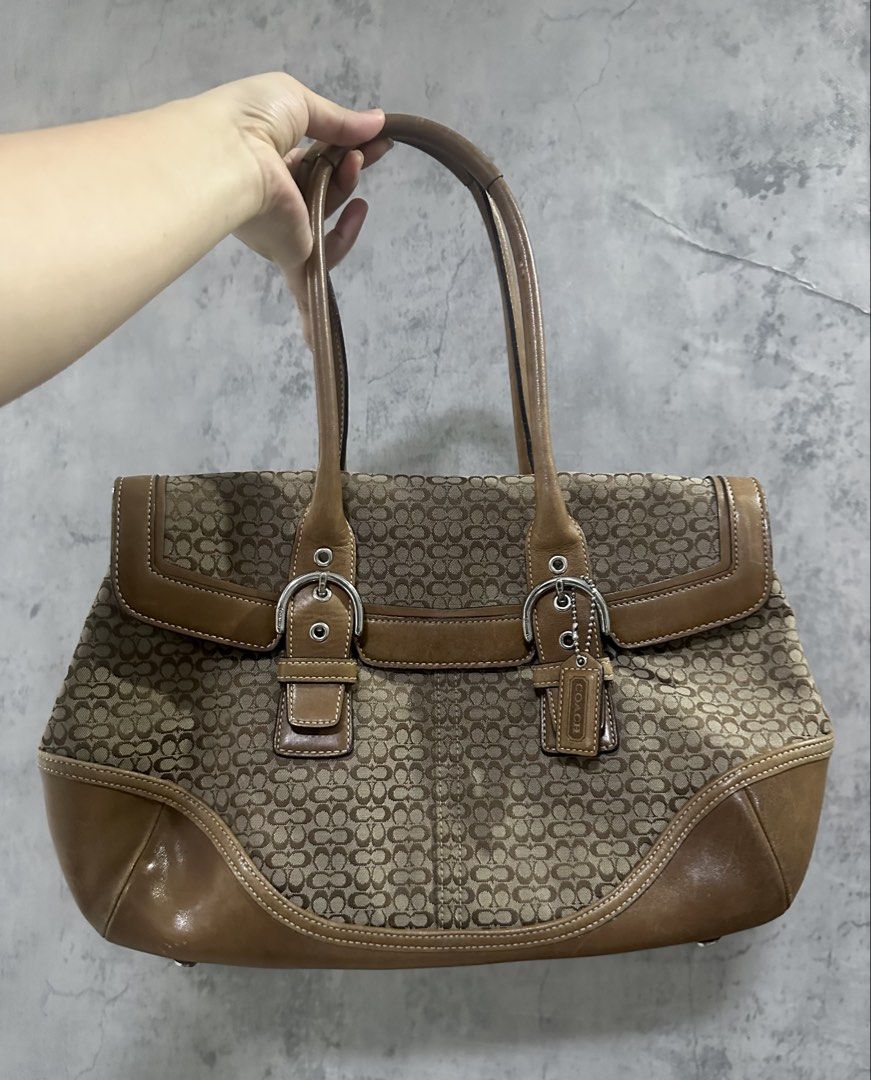 Auth Coach Soho (Category: Luxury Bags & Wallets) located in Cavite. Submitted by ceslestia04 (Listing ID 1463304453, Image 1). Description: .