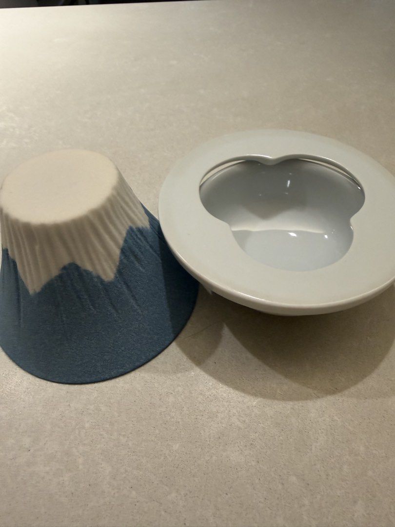 COFIL Fuji Coffee Filter 咖啡濾杯 全新未用過 無包裝 （分類：餐具和餐具）位於 Hong Kong。 由 po_bella 提交（商品編號 1463215899，圖片 2）。簡介： 富士山陶瓷濾杯，全新未用過。只放玻璃櫃做擺設。無原包裝。