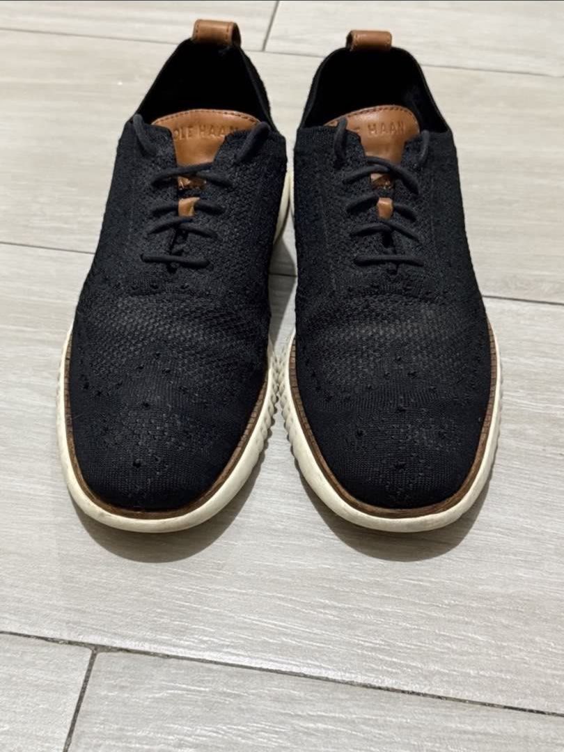 Cole Haan 2.ZERØGRAND Stitchlite Size 7 (Category: Casual Shoes) located in Quezon City. Submitted by soloqueenph (Listing ID 1463150050, Image 2). Description: STYLE #C27568 -Woven upper materials and precision construction promote airflow and cooling. -A finished jersey stitch in the topline area allows ease of entry. -Tight knitting in the forefoot area improves medial / lateral stability. -Leather detail at the heel. -Anatomically-contoured e