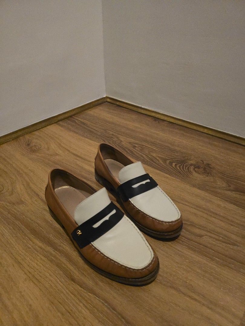 Cole Haan Loafers Size 7B/7C (Category: Loafers) located in San Pedro. Submitted by kat.sa (Listing ID 1463247214, Image 1). Description: womens.