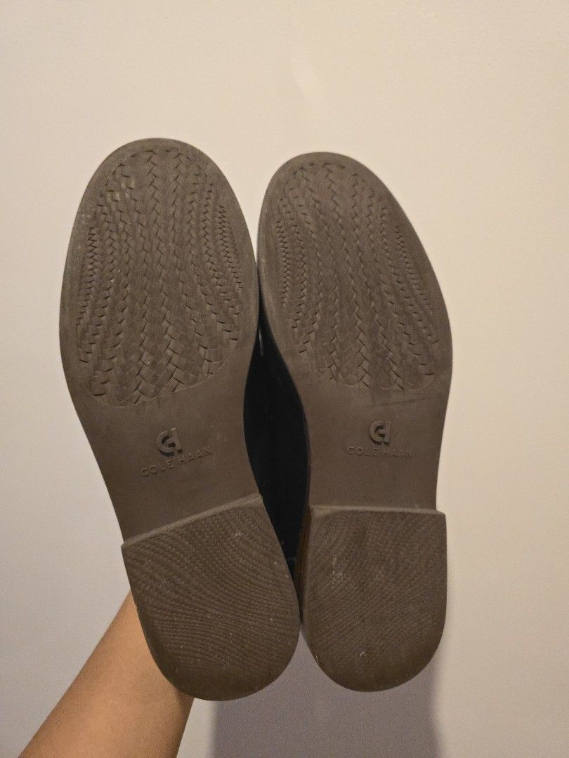 Colehaan loafers (Category: Loafers) located in San Pedro. Submitted by kat.sa (Listing ID 1463247388, Image 3). Description: size 7 womens.