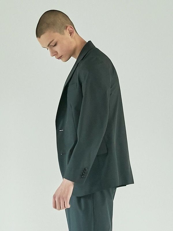 Collabotory Nylon-like Single Notched Jacket M (Category: Coats, Jackets and Outerwear) located in Antipolo. Submitted by bentakahitanoano (Listing ID 1463235076, Image 3). Description: This type of jacket utilizes high-performance synthetic textiles—typically 100% polyamide (nylon) or a specialized polyester-nylon technical blend. Still in good shape Best fit medium Pit to pit 22 Length 28 COLLABOTORY is a South Korean contemporary fashion brand