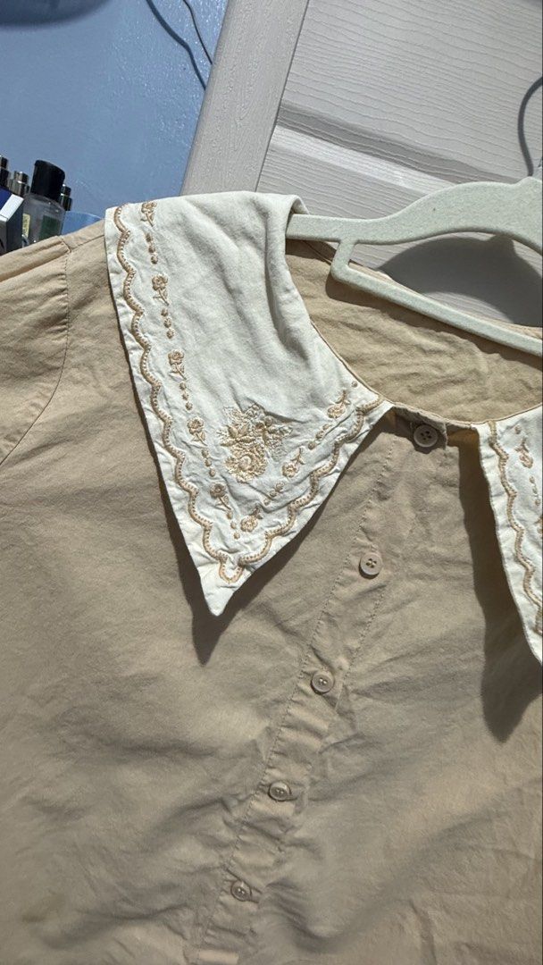 Collared Linen Top (Category: Blouses) located in Quezon City. Submitted by dinesaur (Listing ID 1463305407, Image 2). Description: L-XL.