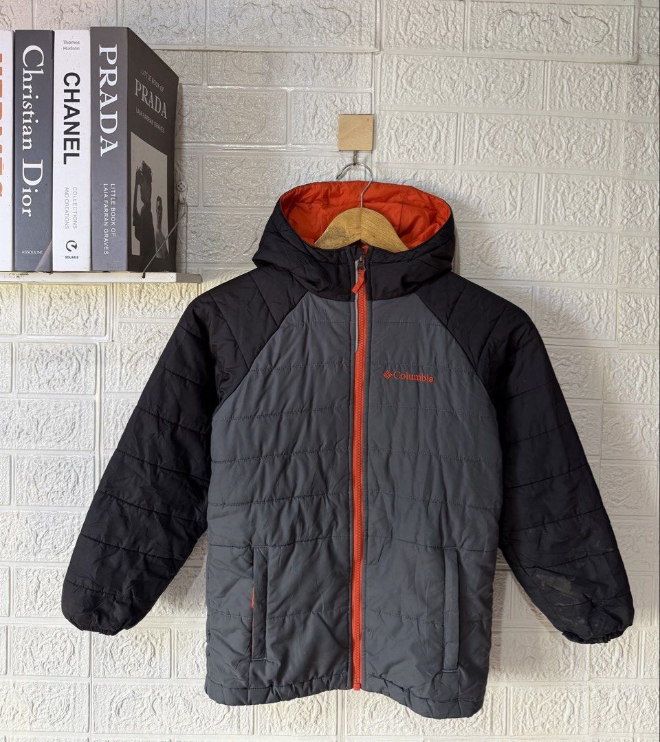 Columbia boys tree time puffer jacket (Category: Babies & Kids Fashion) located in Baguio. Submitted by kds_stuffs (Listing ID 1463148157, Image 1). Description: Mine: 250 📍COLUMB1A boys' tree time puffer jacket 😍 Size: Small on tag Dimension: 22L x 17W Color rate: 9/10 Issue: bale dirt, see last pic Excellent condition Need wash Gandara neto 💗.