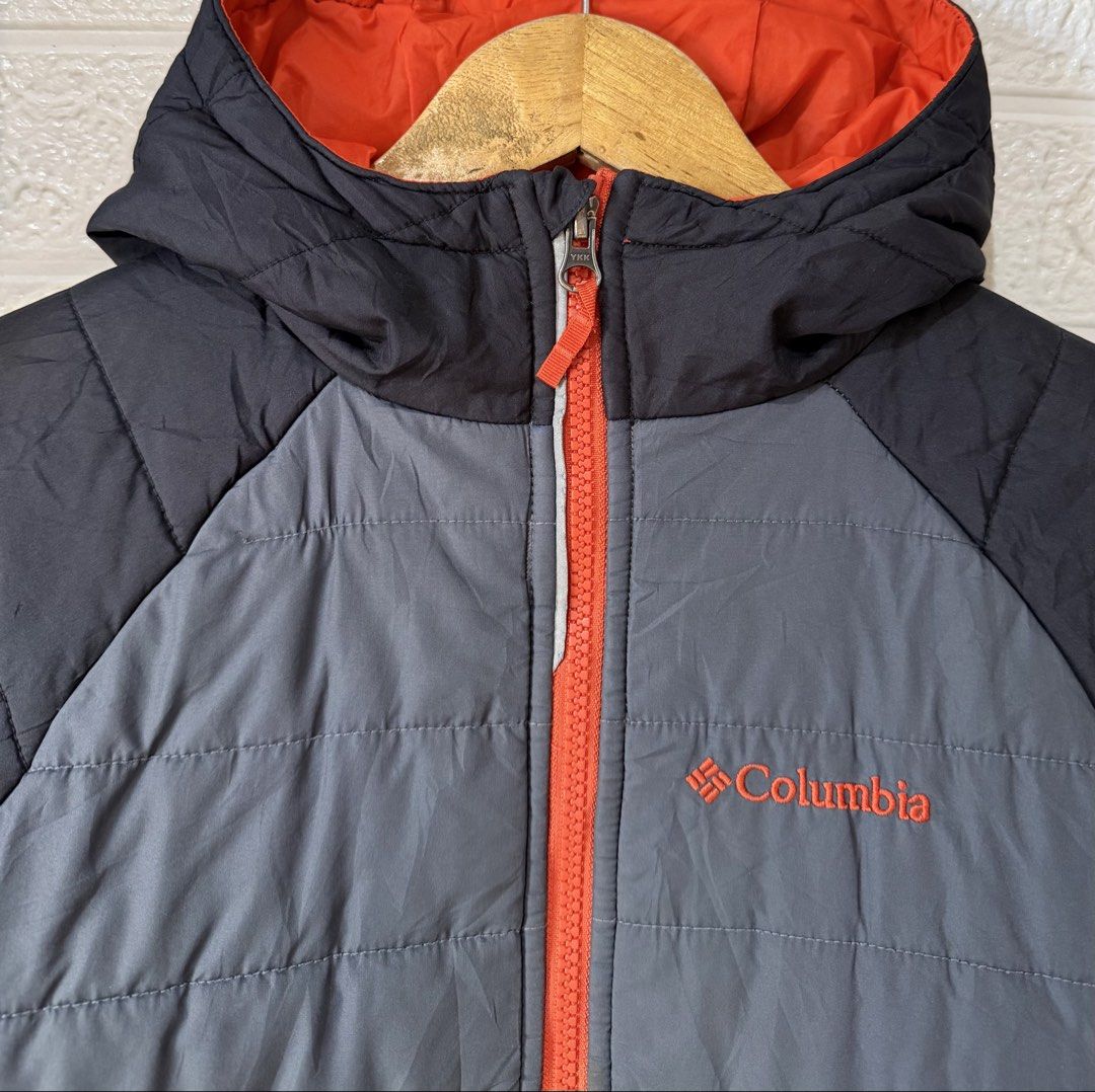 Columbia boys tree time puffer jacket (Category: Babies & Kids Fashion) located in Baguio. Submitted by kds_stuffs (Listing ID 1463148157, Image 3). Description: Mine: 250 📍COLUMB1A boys' tree time puffer jacket 😍 Size: Small on tag Dimension: 22L x 17W Color rate: 9/10 Issue: bale dirt, see last pic Excellent condition Need wash Gandara neto 💗.