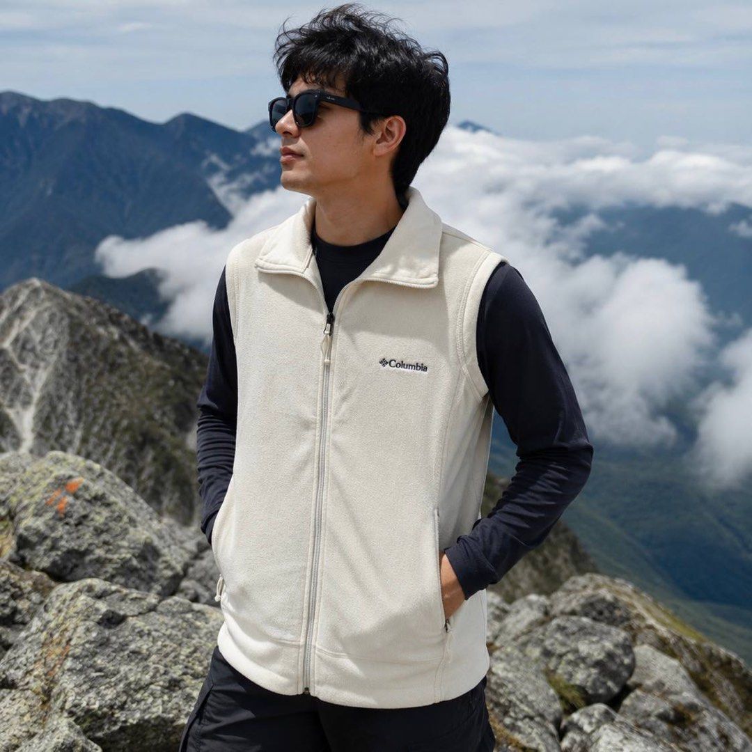 Columbia Fleece Vest Jacket (Category: Coats, Jackets and Outerwear) located in Sorsogon. Submitted by jerome_ignacio (Listing ID 1463218207, Image 1). Description: Columbia Outdoor Fleece Vest Jacket! Excellent like new no major flaw medium to large 19 to 20 x 26 - Actual photo posted. Not Affiliated with or promoting any brands. All trademarks belongs to rightful owner..