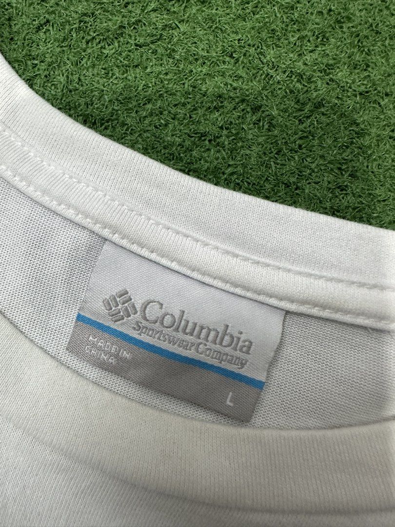 Columbia Tiger Point Graphic Tee (Category: Tshirts & Polo Shirts ) located in San Fernando. Submitted by jazzclosetest2018 (Listing ID 1463247232, Image 2). Description: My Location: San Fernando, Pampanga📍 Payment 1st Transaction! Columbia Tiger Point Graphic Tee Size: Large (Hard Tag) L28" * W21" Very Good Condition *Needs re-wash only see last pic. for reference. Legit/Authentic P 450.00 + SF.