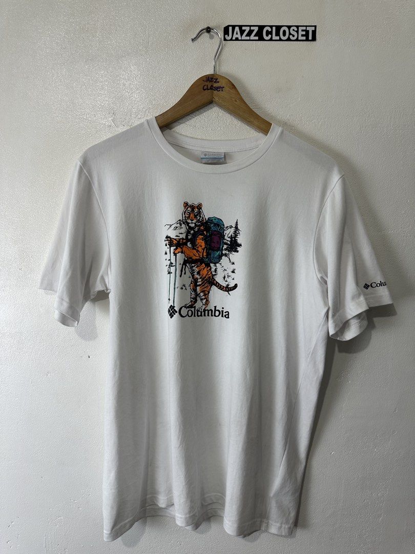 Columbia Tiger Point Graphic Tee (Category: Tshirts & Polo Shirts ) located in San Fernando. Submitted by jazzclosetest2018 (Listing ID 1463247232, Image 1). Description: My Location: San Fernando, Pampanga📍 Payment 1st Transaction! Columbia Tiger Point Graphic Tee Size: Large (Hard Tag) L28" * W21" Very Good Condition *Needs re-wash only see last pic. for reference. Legit/Authentic P 450.00 + SF.