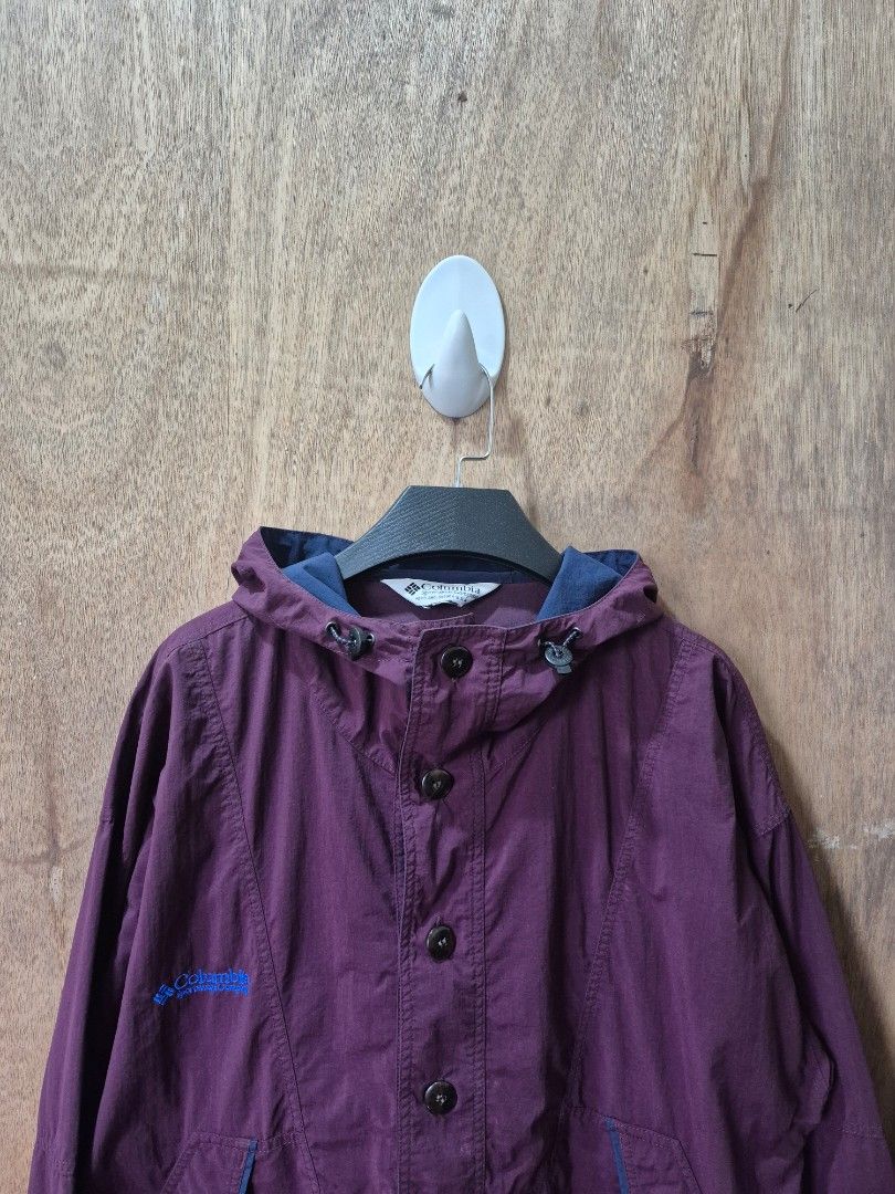 Columbia windbreaker jacket (Category: Coats, Jackets and Outerwear) located in Baguio. Submitted by stillstylethrift (Listing ID 1463227555, Image 2). Description: Columbia windbreaker jacket size: large dimes: 24.5 x 28.5 good condition issue: repair price: 780 + shipping fee.