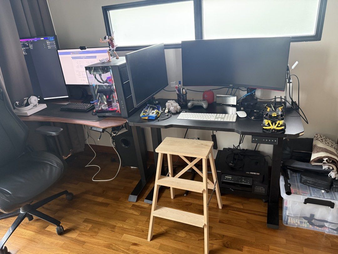 Computer table x 2 (Category: Tables & Sets) located in Singapore. Submitted by stonewolf (Listing ID 1463166287, Image 1). Description: 2 computer tables for sale $200 for both .