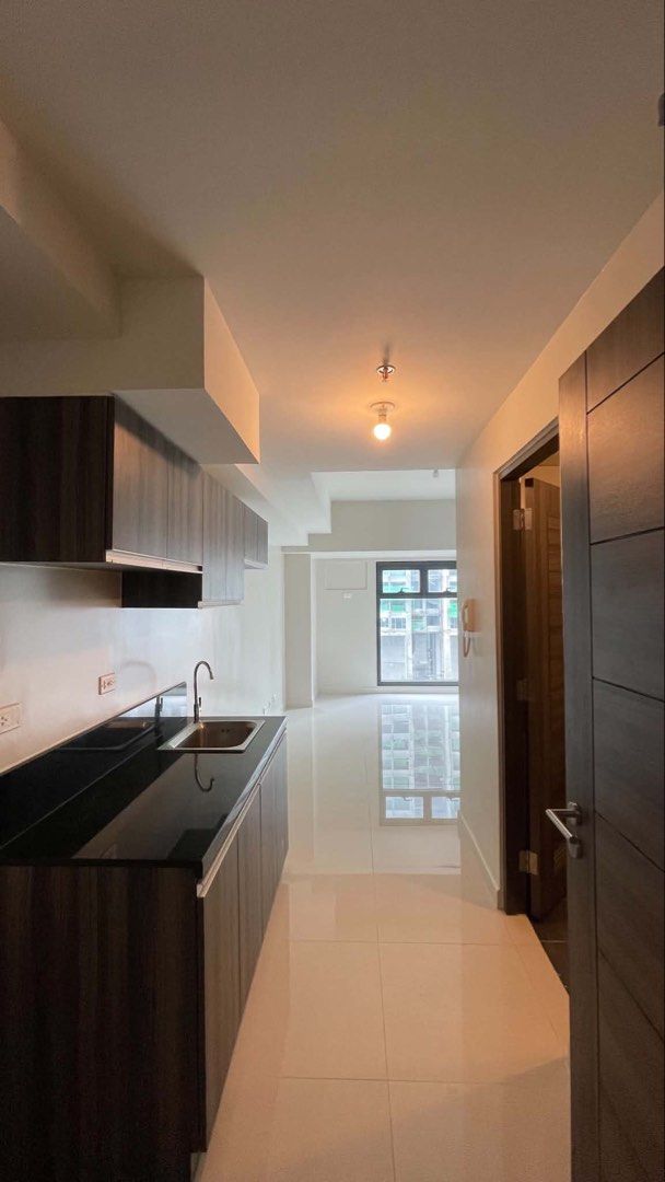 CONDO UNIT (Category: Apartments & Condos) located in Manila. Submitted by kaila_russell (Listing ID 1463141337, Image 1). Description: LEASE TO OWN! 0% INTEREST! Cirrus Tower by RLC Residence located at Bridgetowne, Pasig City Available Unit: STUDIO (24 sqm to 26 sqm) NO BANK FINANCING NO INTEREST Flexible Terms FAST SELLING UNITS! Schedule your site viewing now!.