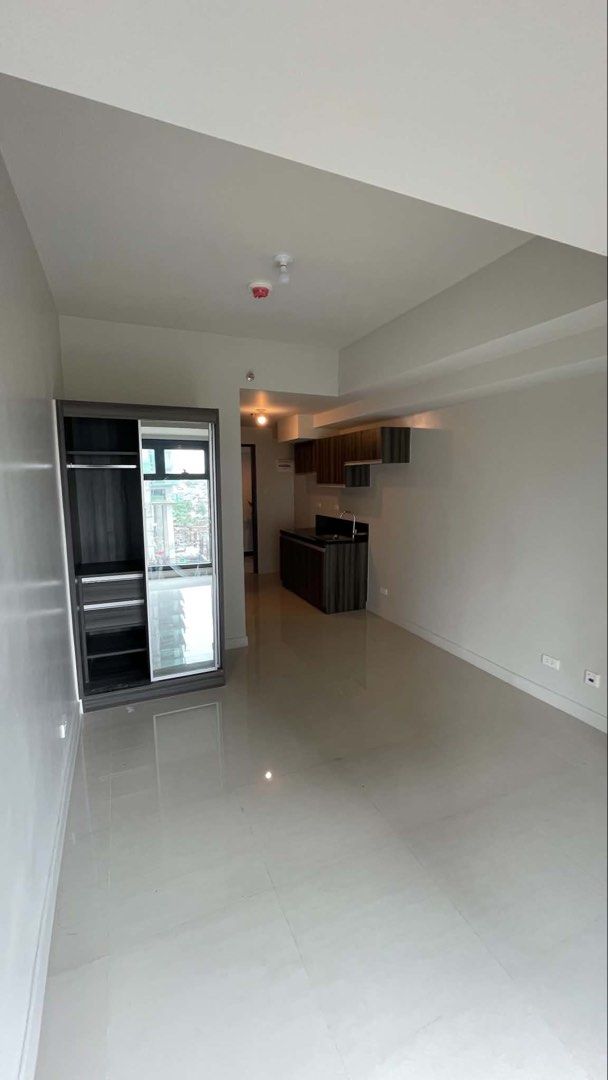 CONDO UNIT (Category: Apartments & Condos) located in Manila. Submitted by kaila_russell (Listing ID 1463141337, Image 2). Description: LEASE TO OWN! 0% INTEREST! Cirrus Tower by RLC Residence located at Bridgetowne, Pasig City Available Unit: STUDIO (24 sqm to 26 sqm) NO BANK FINANCING NO INTEREST Flexible Terms FAST SELLING UNITS! Schedule your site viewing now!.