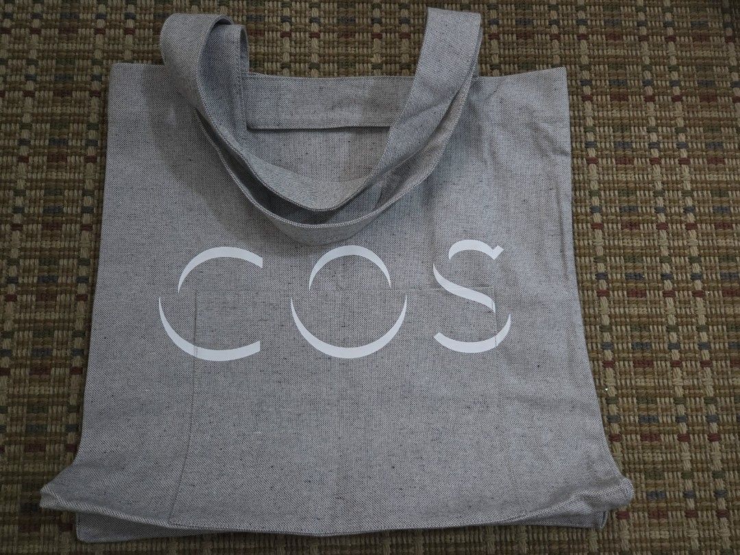 Cos bag (Category: Tote Bags) located in Baguio. Submitted by jz_finds (Listing ID 1463211364, Image 1). Description: large tote.