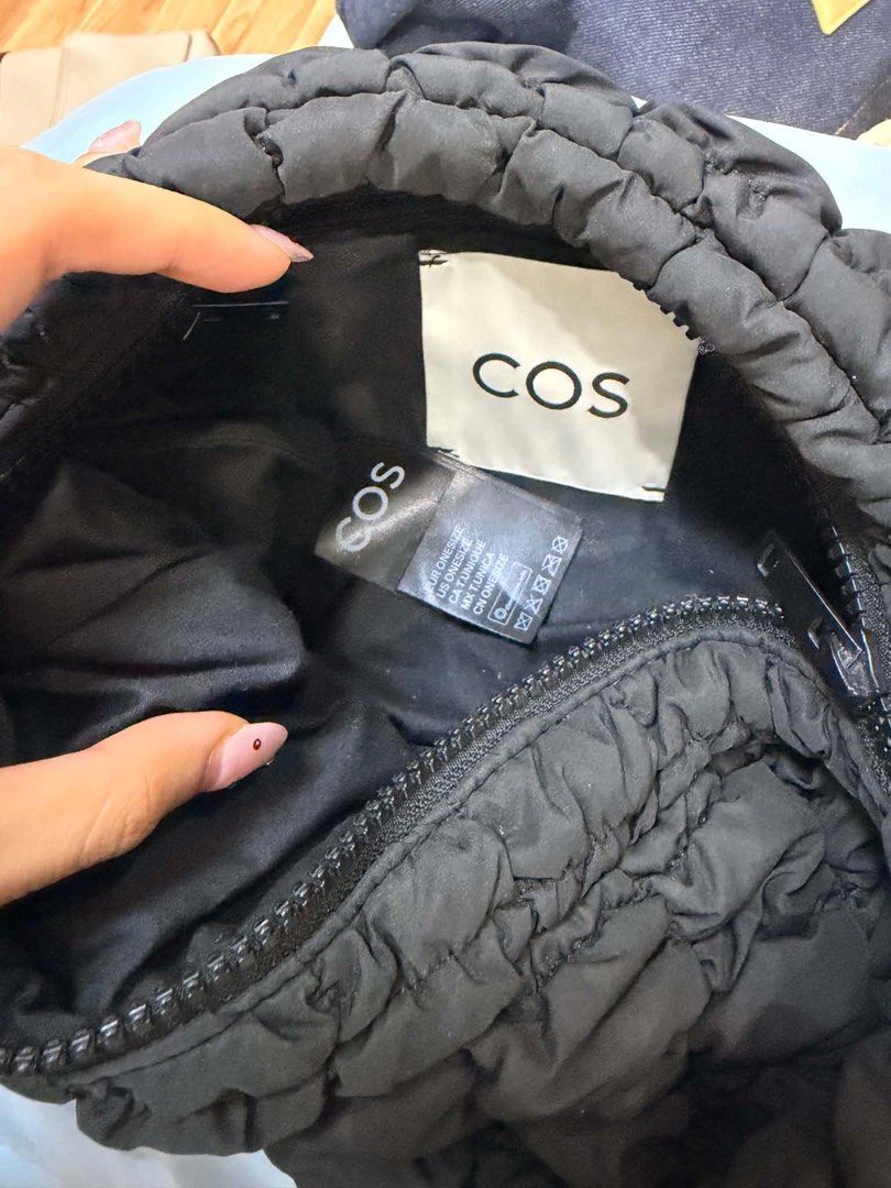 COS Quilted Bag (Category: Shoulder Bags) located in Manila. Submitted by paulovenegaskalakal2020 (Listing ID 1463128989, Image 3). Description: For sale! Kalakal COS quilted mini bag UNISEX (Used 3x only) Good as new MINE 4,250 +sf.