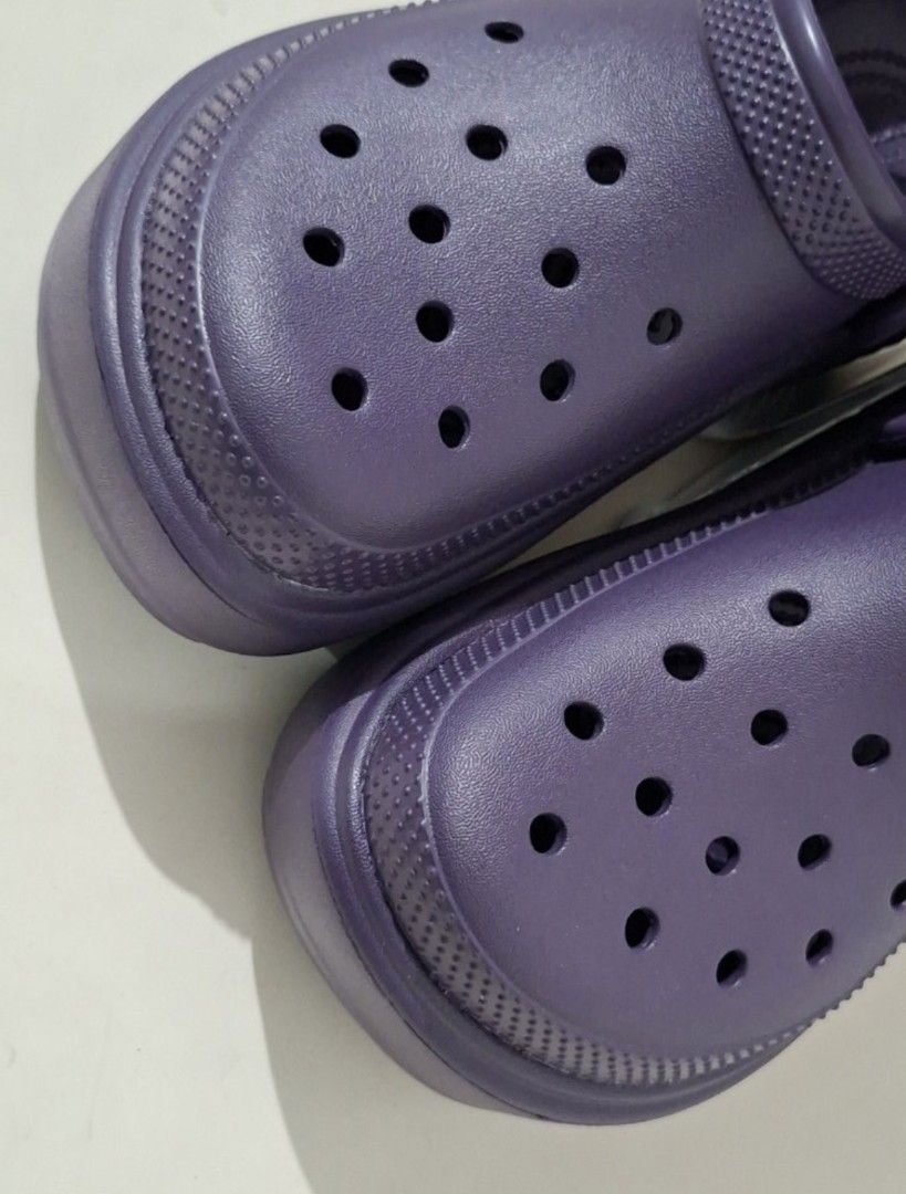 💜 Crocs Stomp Clog – Dark Iris W7 US7.5 (Category: Wedges) located in Taguig. Submitted by authprelovedonlineshop2 (Listing ID 1463158310, Image 3). Description: ### 💜 Crocs Stomp Clog – Dark Iris ✨ **Brand New!** - **Style:** Crocs Stomp Clog - **Color:** Dark Iris - **Size:** W7 / US 7.5 - **Brand new & unused** - **SRP: ₱4,495** - **Selling Price: ₱2,888** 💜 **Get it for only ₱2,888 — way below the original retail price!** **Brand new condi