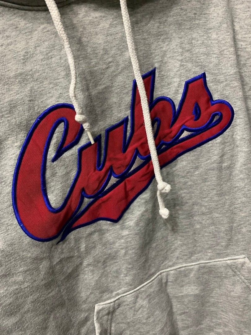 Cubs x mitchell & ness hoodie (Category: Coats, Jackets and Outerwear) located in Lianga. Submitted by legitseller12345678 (Listing ID 1463159987, Image 2). Description: Cubs x Mitchell & Ness📌 Excellent large on tag Dimes 23x27 Solid Mine 400 plus sf.