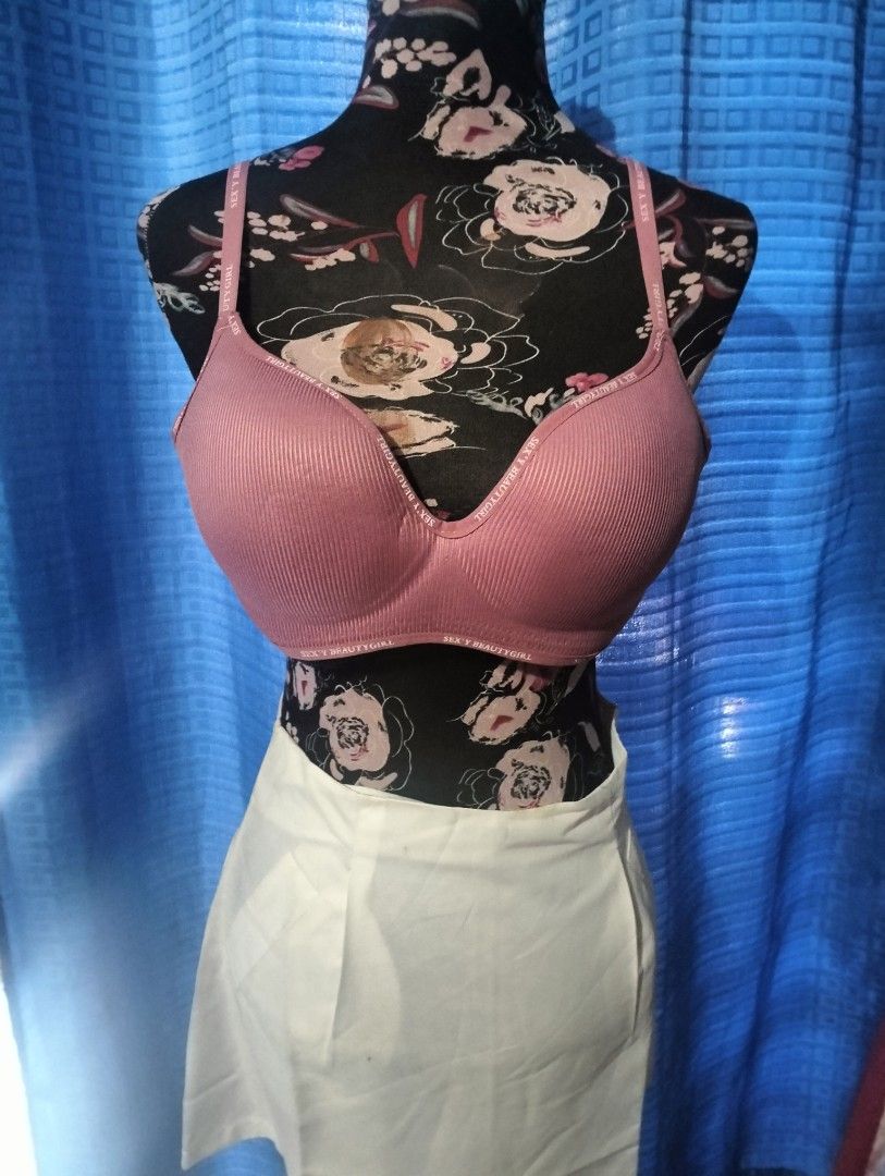 Cup 42B Push up Bra (Category: Undergarments & Loungewear) located in Pasig City. Submitted by iamblessed88 (Listing ID 1463155346, Image 2). Description: Available in Colors Pink, Skin tone and Black Size 42B perfect din sa malapad ang likod and plus size lalamove and J& T shipping location PASIG MOP: GCASH/Maya/Maribank.