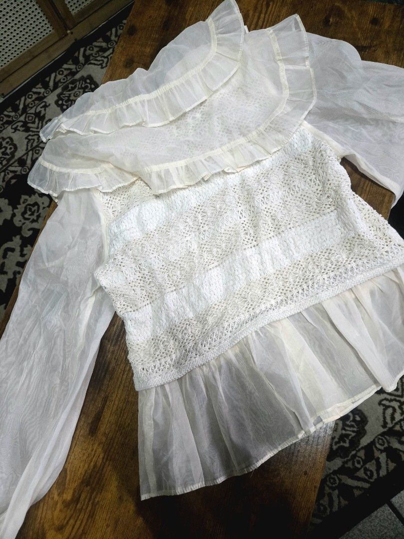Cute Blouse (Category: Blouses) located in Manila. Submitted by oki.ukay (Listing ID 1463220038, Image 3). Description: best fit xs-m dimensions are on the photo.