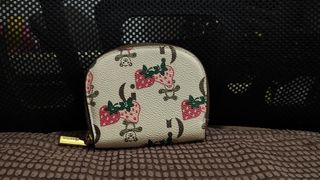 (Category: ) located in . Submitted by ceefam.online.shop (Listing ID 1463147154, Image 1). Description: .