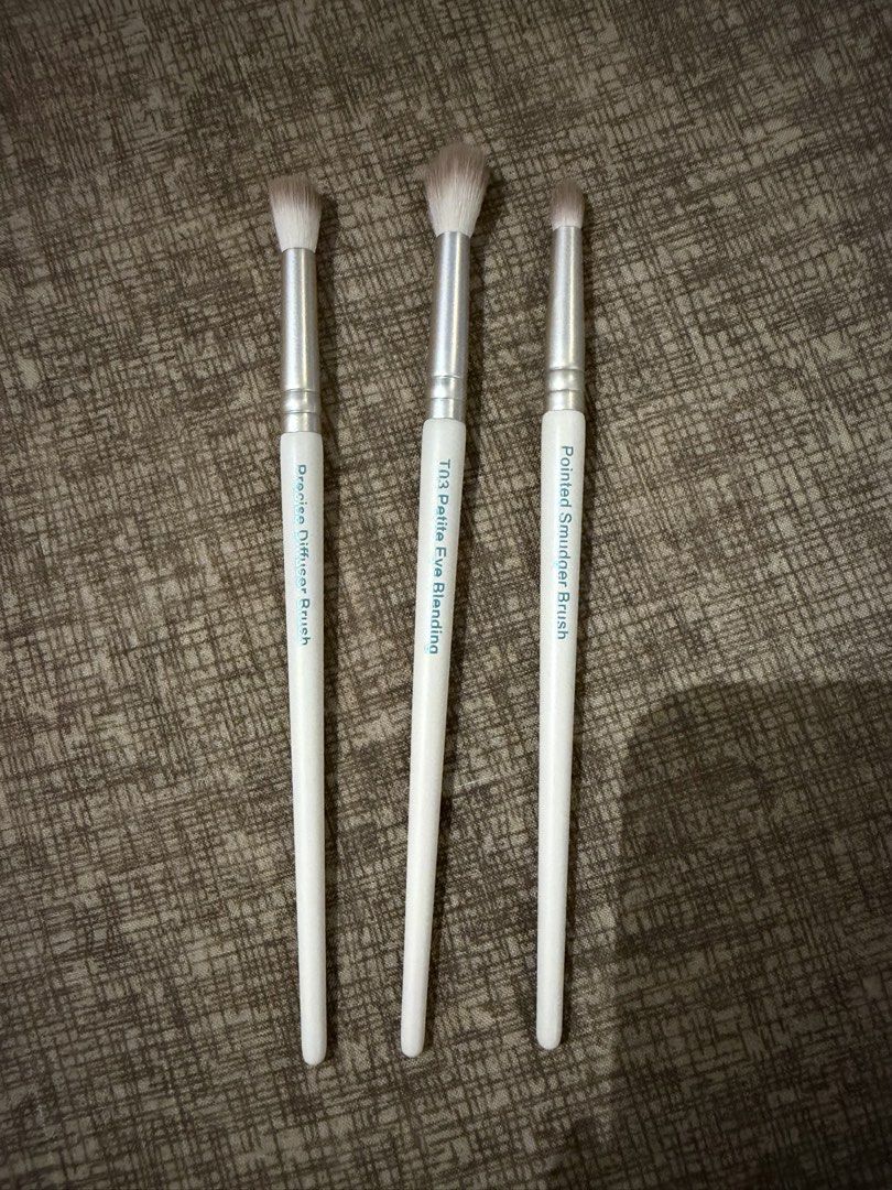 Dala Brushes (Category: Makeup) located in Manila. Submitted by sunglassesindoor (Listing ID 1463302234, Image 2). Description: • 250 all •Message for more inquiries! 💸 Payment via GCash only 📦 Delivery via J&T or Lalamove.