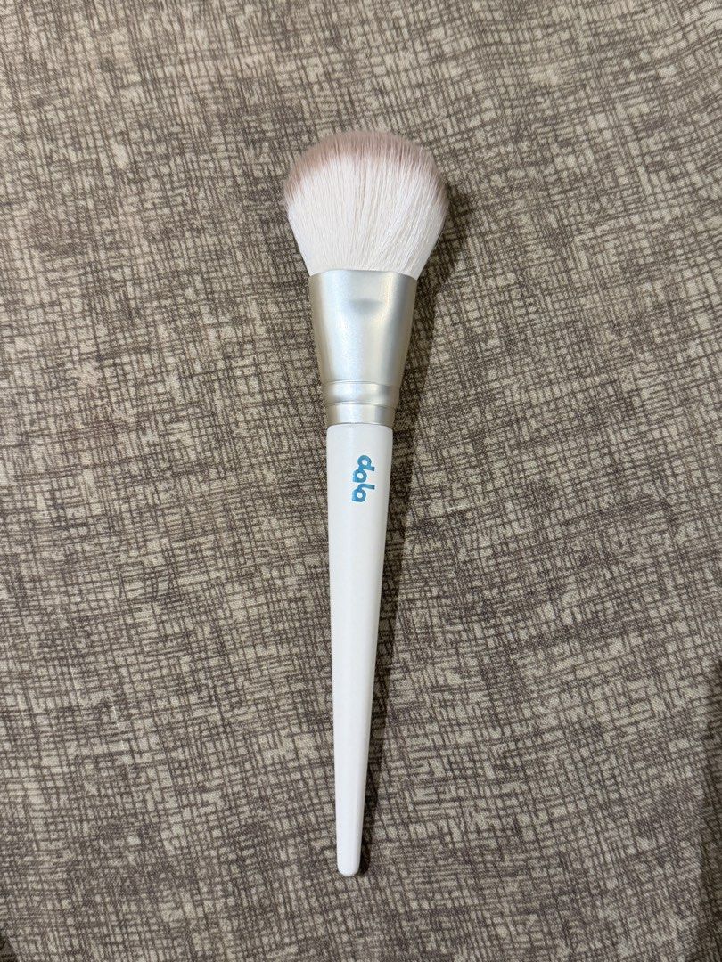 Dala T01 Sculpting Base (Category: Makeup) located in Manila. Submitted by sunglassesindoor (Listing ID 1463301161, Image 1). Description: •Message for more inquiries! 💸 Payment via GCash only 📦 Delivery via J&T or Lalamove.