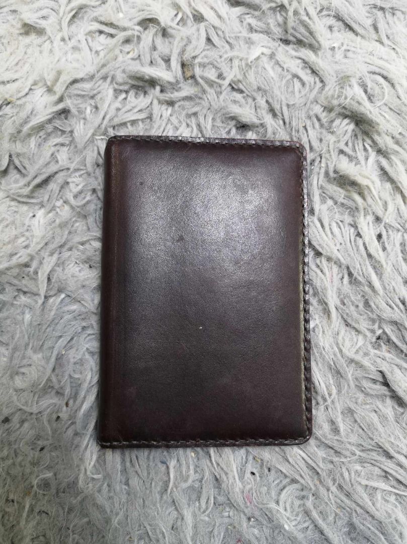 Dark Brown Leather Bifold Card Holder (Category: Wallets & Card Holders) located in Santa Cruz. Submitted by jmy_surplus.2 (Listing ID 1463244440, Image 3). Description: Size ; L- 4 W - 6.6 Color ; Dark brown Type ; Card Holder Brand ; No brand Material ; Leather Style ; Leather Bifold Card Holder LR 129 JMY 4 Batch #223.
