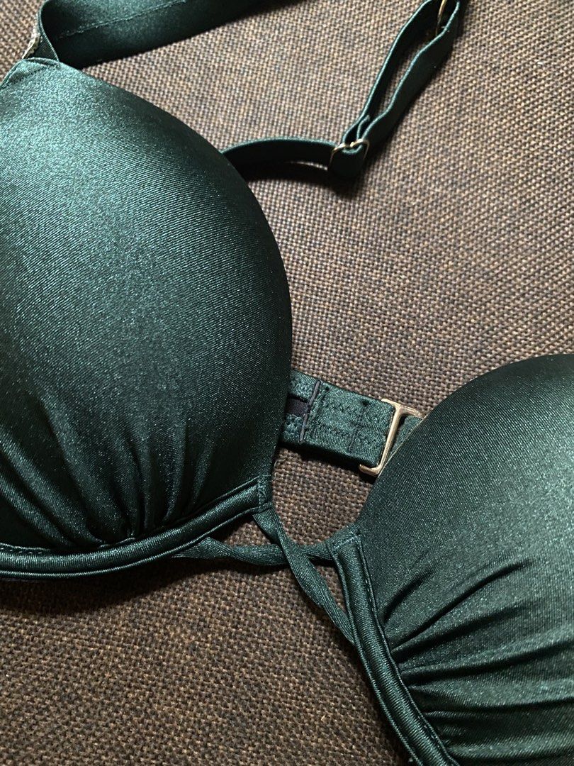 Dark Green Bikini Top (Category: Bikinis & Swimsuits) located in Paete. Submitted by hernandezd28161 (Listing ID 1463171107, Image 2). Description: - Victoria’s Secret Push-Up Bra Bombshell Shine - No Washtag Because i Removed it - Adjustable straps for a perfect fit - Fabric with a subtle sheen.