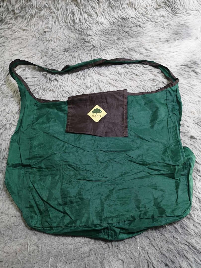 Dark Green Nylon Shoulder Bag (Category: Shoulder Bags) located in Santa Cruz. Submitted by jmy_surplus.2 (Listing ID 1463122903, Image 1). Description: Size ; L - 15 W - 18 Color ; Dark green Type ; Shoulder bag Brand ; No brand Material ; Nylon Style ; Durable Nylon Shoulder bag LR 129 JMY 3 Batch #223.