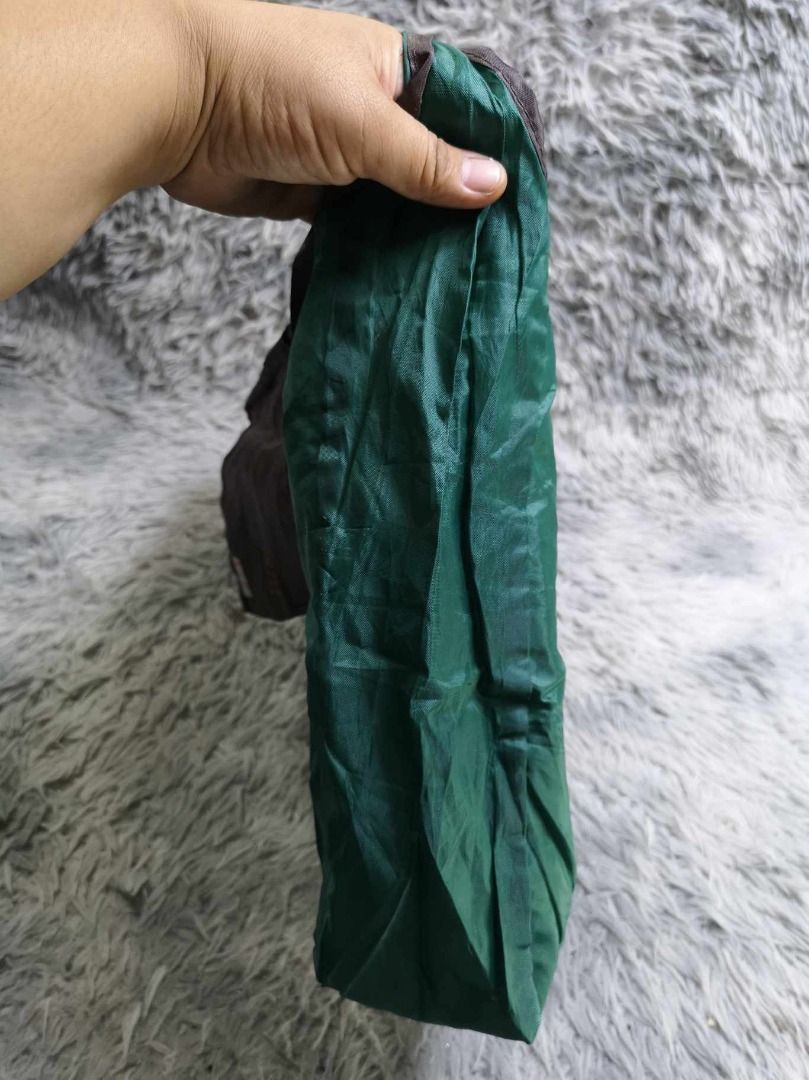 Dark Green Nylon Shoulder Bag (Category: Shoulder Bags) located in Santa Cruz. Submitted by jmy_surplus.2 (Listing ID 1463122903, Image 3). Description: Size ; L - 15 W - 18 Color ; Dark green Type ; Shoulder bag Brand ; No brand Material ; Nylon Style ; Durable Nylon Shoulder bag LR 129 JMY 3 Batch #223.