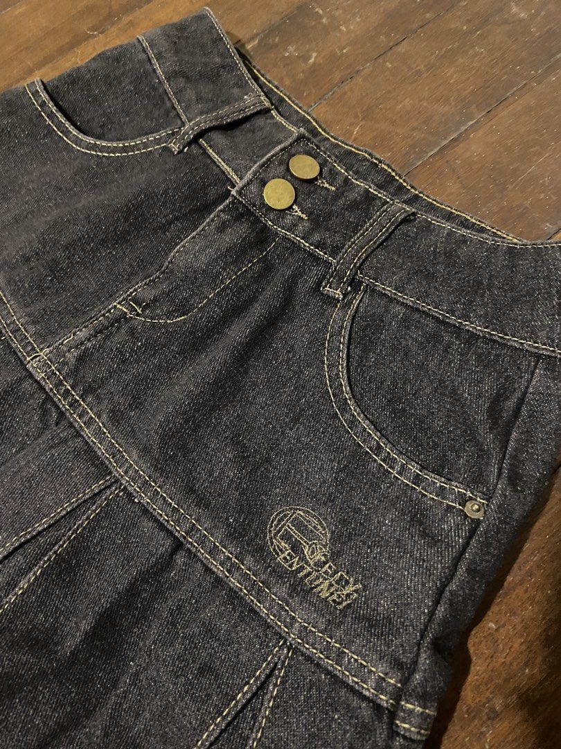 Dark Wash Denim Miniskirt (Category: Skirts) located in Manila. Submitted by 2yourheart (Listing ID 1463258505, Image 2). Description: ♡ Details: - No safety shorts - Waist: 26 in / Length: 14.5 in - PAY BEFORE SHIPPING, strictly no COD - PM for orders and further inquiries! ★ MOP: GCash or BPI Bank Transfer ★ SF: To be handled by buyer ★ MOD: J&T or Lalamove 📍Sta. Mesa, Manila.